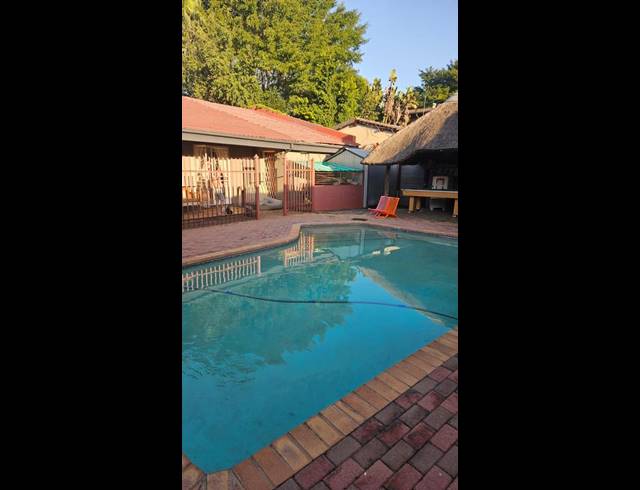 5 BEDROOM HOUSE FOR SALE IN MOUNTAIN VIEW